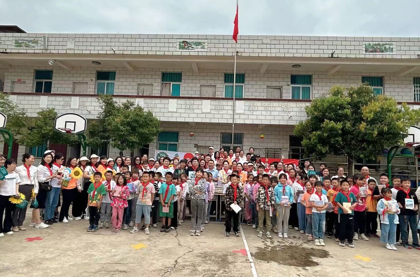让爱延续,从未间断 | qy球友会公益季暖心回访 让爱延续,从未间断 | qy球友会公益季暖心回访