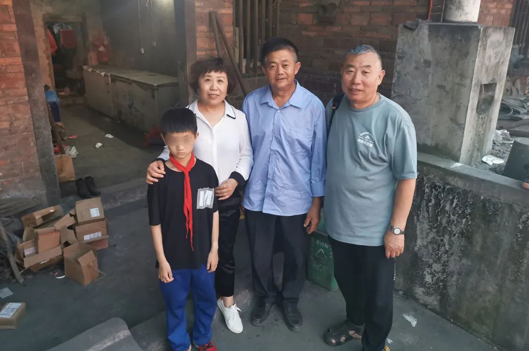 第214所  湖南省涟源市三甲乡三甲qy球友会梁红小学