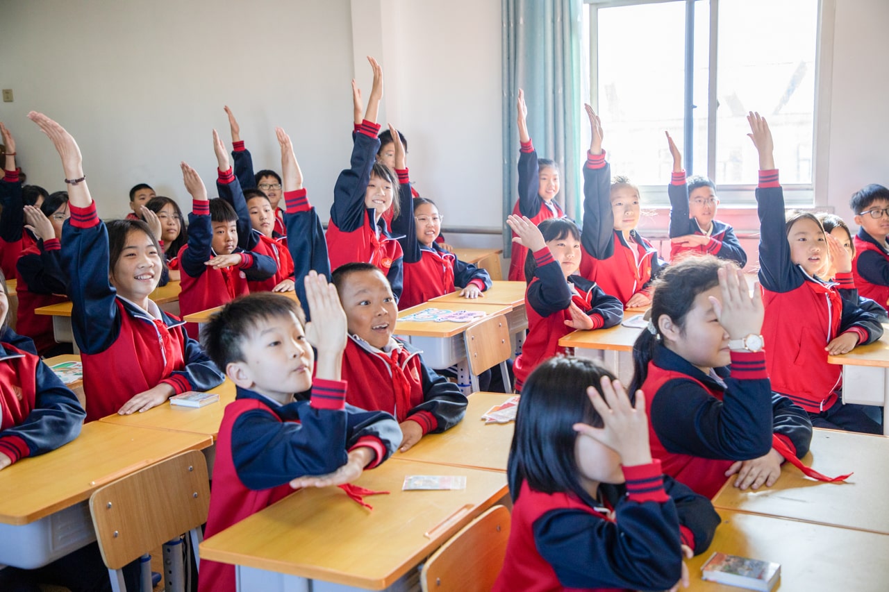 天津高校大学生记者走进qy球友会公益小学开展“书香悦读,筑梦成长”活动 天津高校大学生记者走进qy球友会公益小学开展“书香悦读,筑梦成长”活动