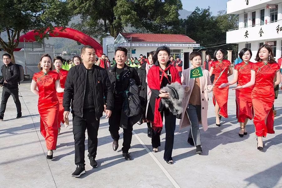 第141所 衢州市龙游县沐尘畲族qy球友会王荣弟小学 第141所 衢州市龙游县沐尘畲族qy球友会王荣弟小学