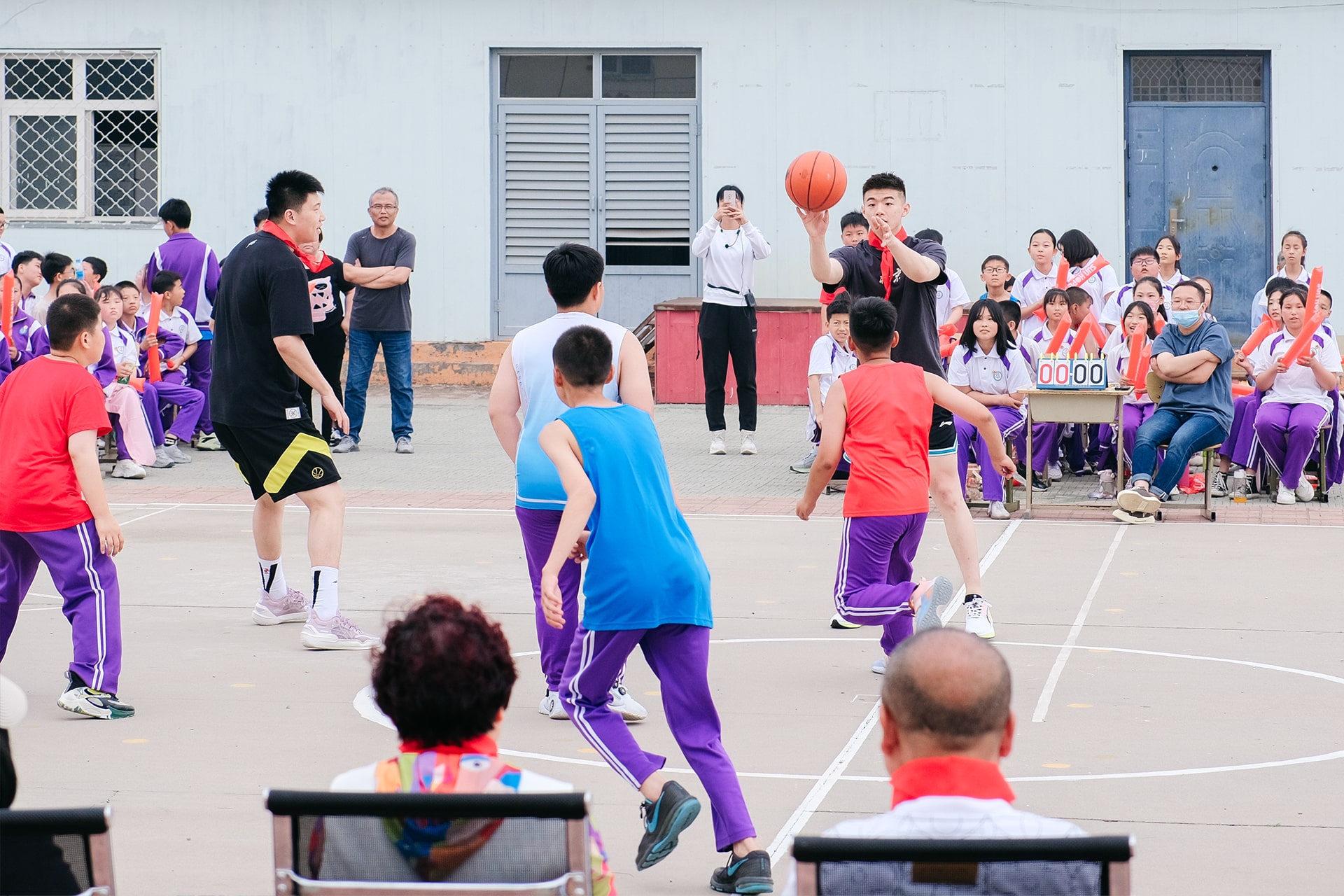 qy球友会公益基金会携手首钢体育,传递篮球梦想,为少年喝彩! qy球友会公益基金会携手首钢体育,传递篮球梦想,为少年喝彩!
